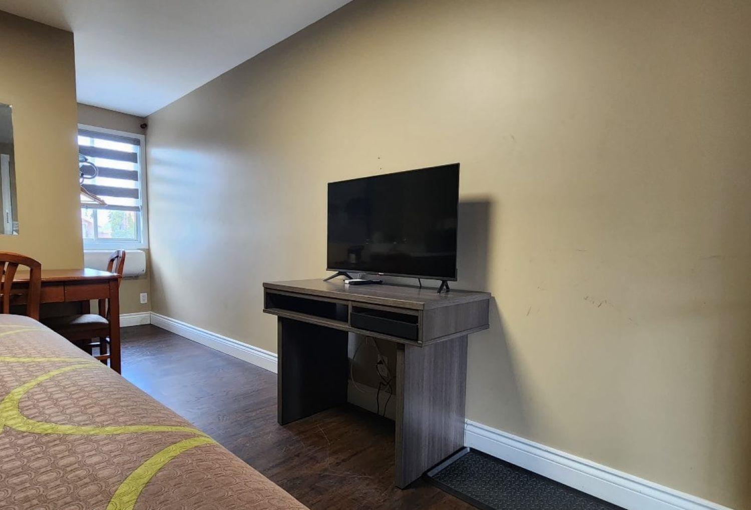 Hotel Super 8 By Wyndham Pembroke Esterno foto