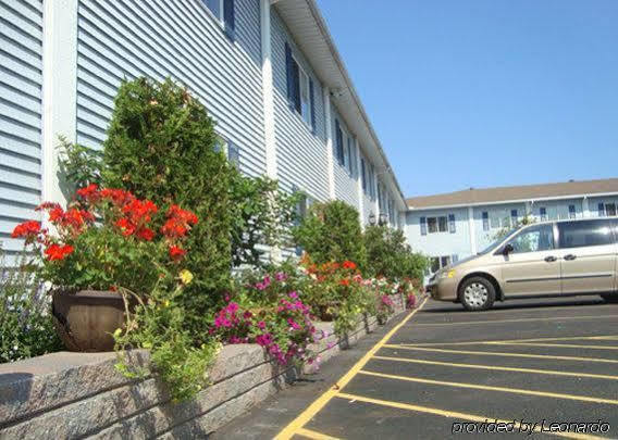 Hotel Super 8 By Wyndham Pembroke Esterno foto